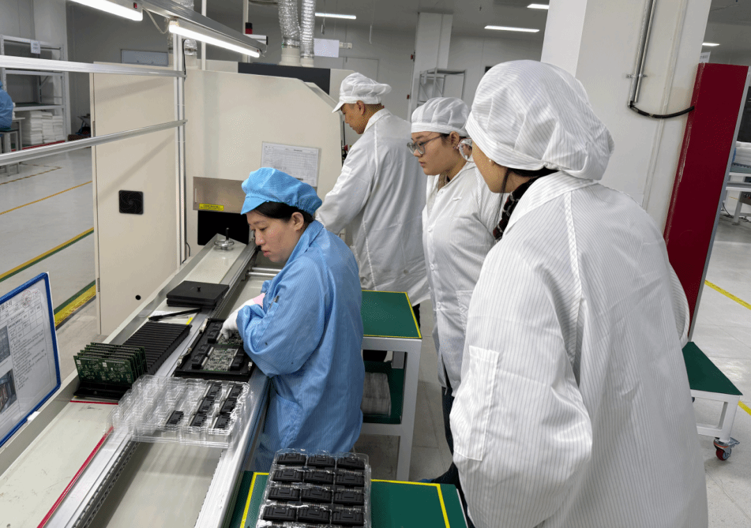 电气工程系“智匠”机器人工程创新班师生赴河北科昕科技开展调研技术推广